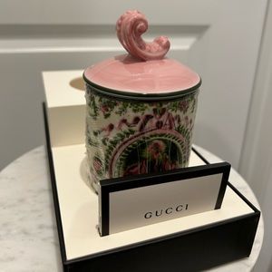 Gucci Fumus Cameo Scented Candle